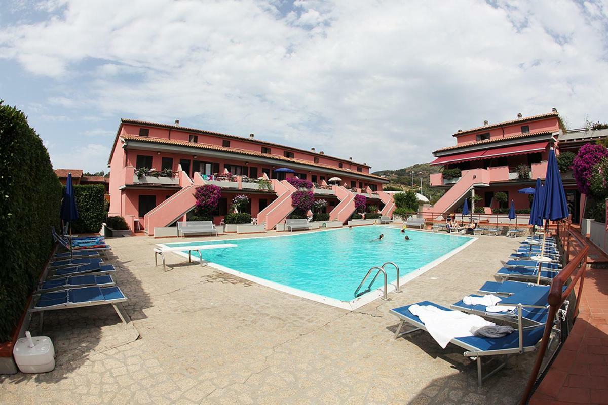 Elba Vip Aparthotel Porto Azzurro Exterior photo